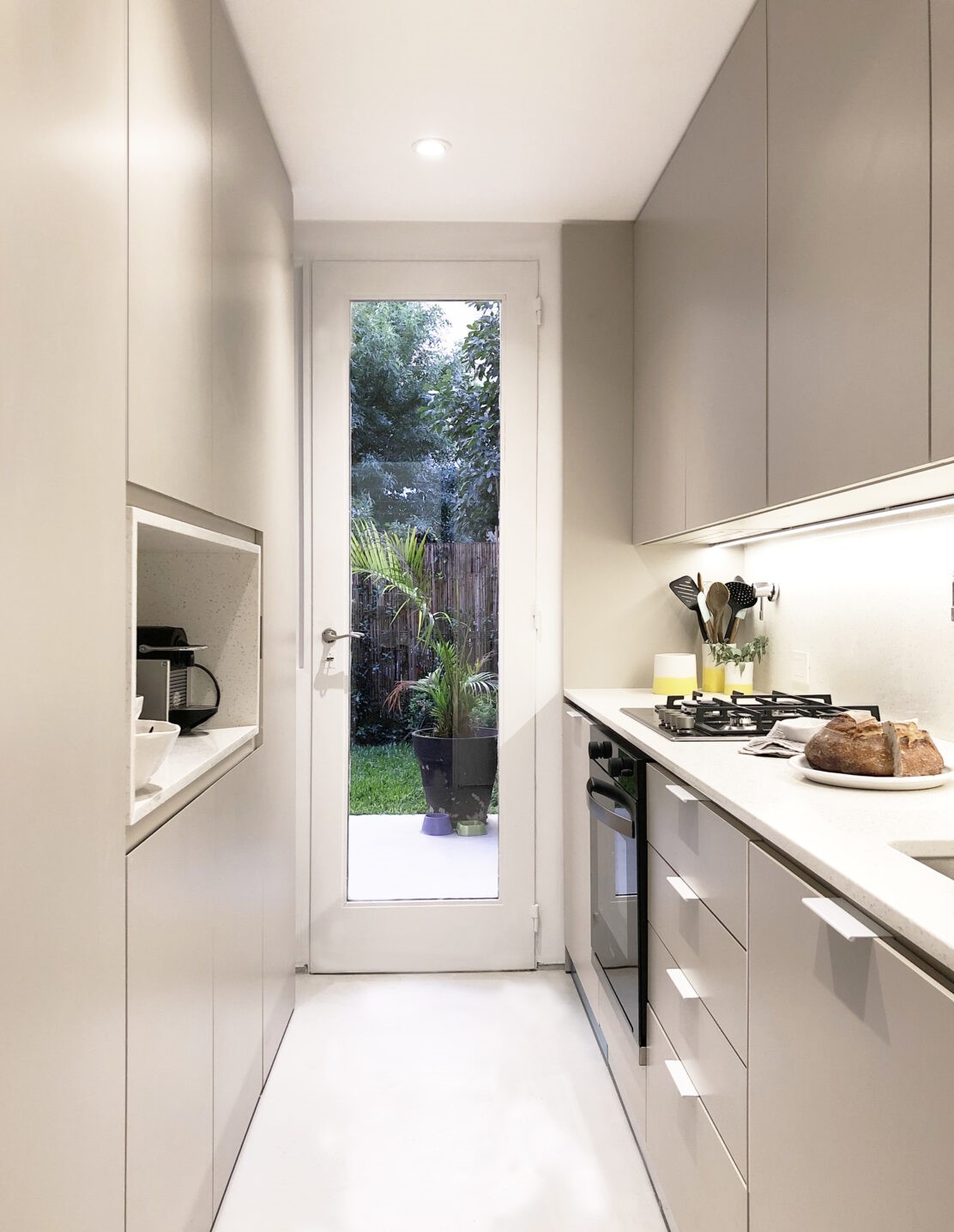 Terrazo_White_PC3P07P20J_A3-1112x1536